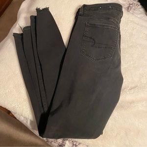 american eagle black distressed jegging